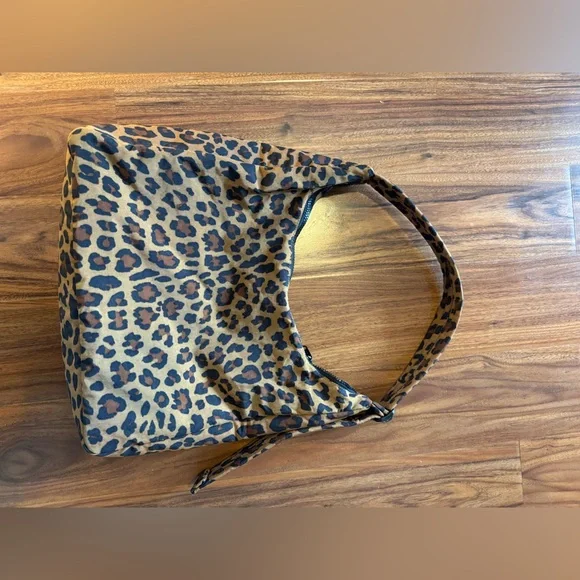 BAGGU Nylon Shoulder Bag, like new! - Picture 2 of 7